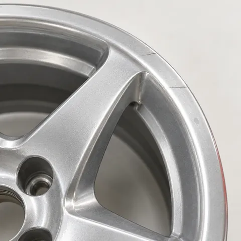 A — No noticeable scratches or dirt