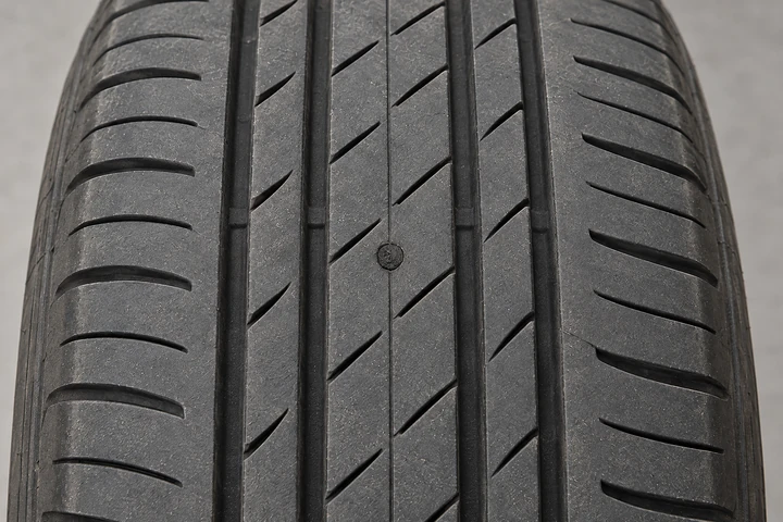 Illustration: Repair in the tread centre
