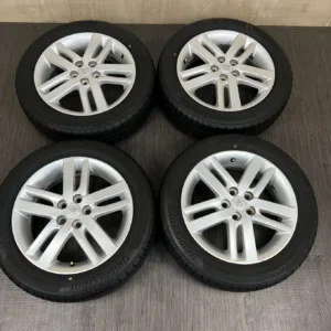 中古 トヨタ RACTIS ホイール 16×5.5J PCD 5x100 ET45 #84D40426の実物写真（1枚目）