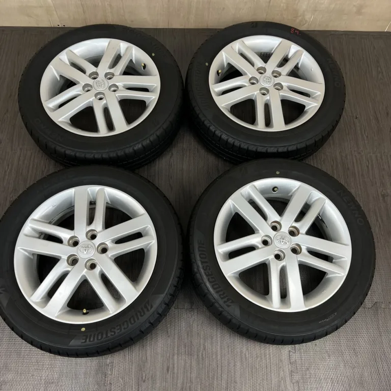 中古 トヨタ RACTIS ホイール 16×5.5J PCD 5x100 ET45 #84D40426の実物写真（1枚目）