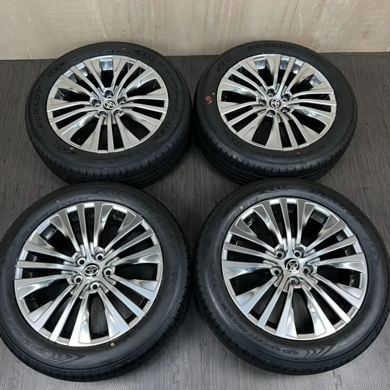 中古 トヨタ HARRIER ホイール 19×7.0J PCD 5x114.3 ET35 #124D40426の実物写真（1枚目）
