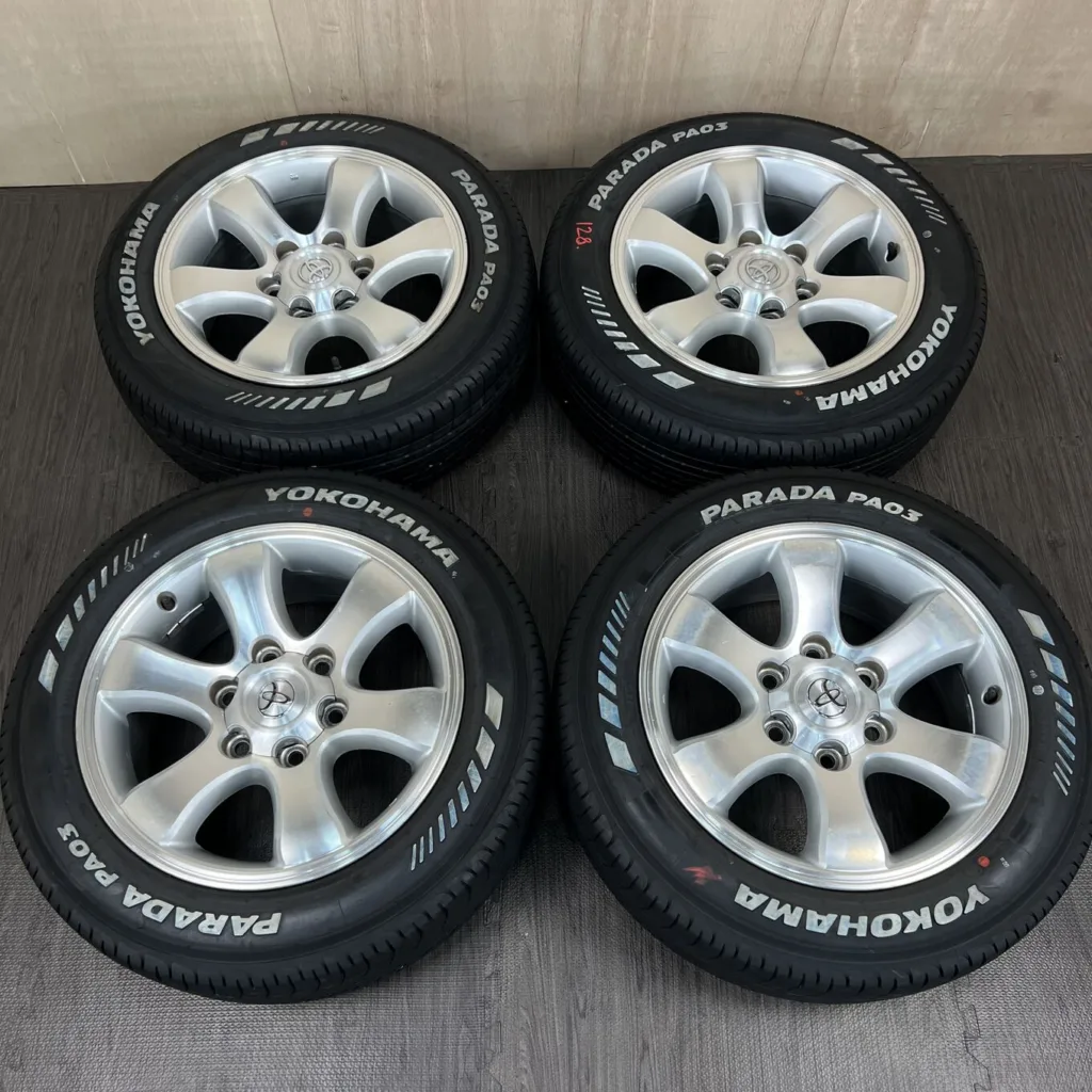 中古 トヨタ PRADO/SURF ホイール 17×7.5J PCD 6x139.7 ET30 #128D40426の実物写真（1枚目）