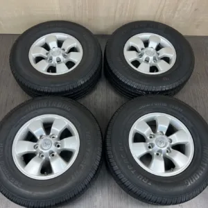 中古 トヨタ ホイール 16×7.0J PCD 6x139.7 ET30 #142D40426の実物写真(1枚目)