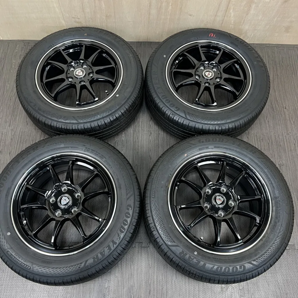 中古 ESTROSA ホイール 16×6.5J PCD 5x114.3 ET53 #171D40426の実物写真（1枚目）