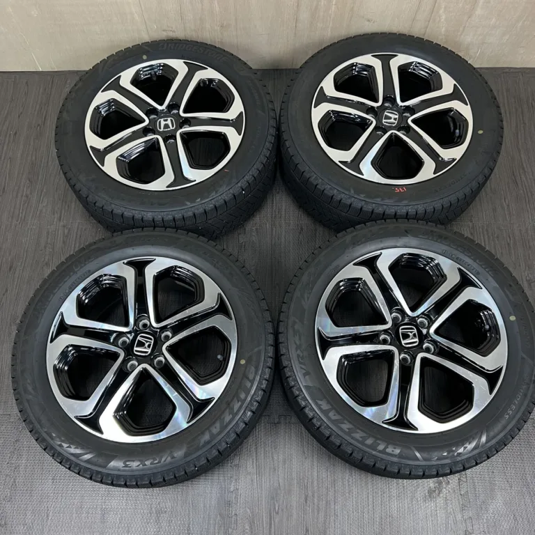 中古 ホンダ VEZEL ホイール 17×7.0J PCD 5x114.3 ET55 #175D40426の実物写真（1枚目）