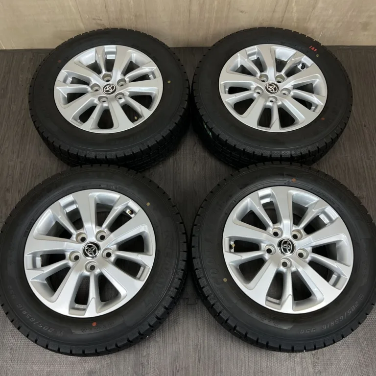 中古 トヨタ YARIS CROSS ホイール 16×6.5J PCD 5x114.3 ET45 #185D40426の実物写真（1枚目）