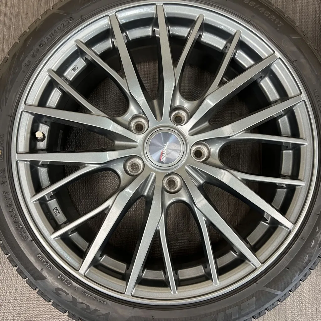 中古 WEDS RAWRION RM01 ホイール 17×7.0J PCD 5x114.3 ET53 #191D40426の実物写真（1枚目）