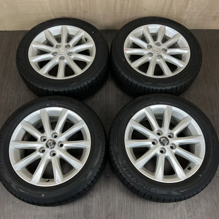 中古 トヨタ CROWN ホイール 17×7.0J PCD 5x114.3 ET45 #651D40925の実物写真（1枚目）