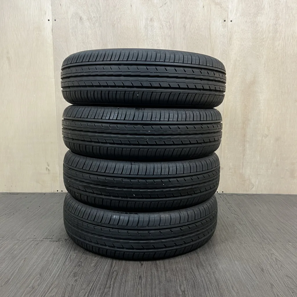 中古 YOKOHAMA BLUEARTH ECOS ES31 サマータイヤ 175/65R15 #0032AT001026の実物写真（1枚目）