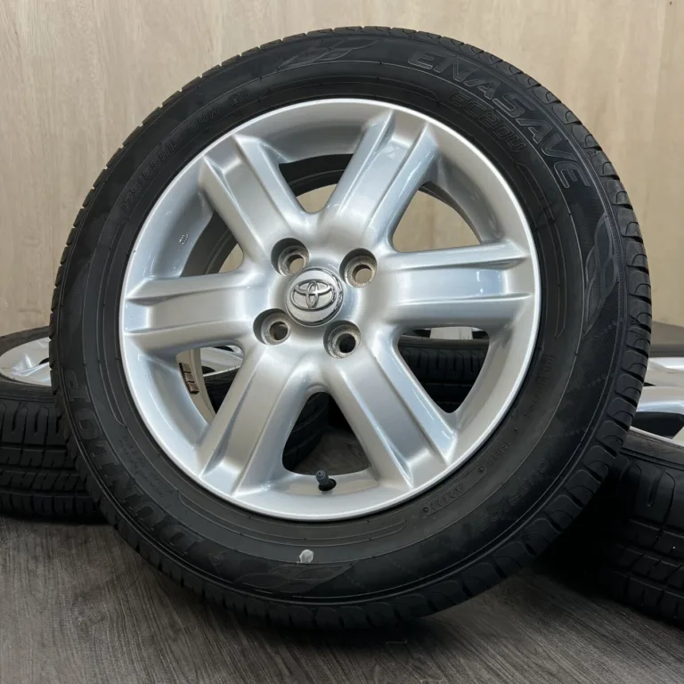 中古 DUNLOP ENASAVE EC204 + トヨタ IQ タイヤ・ホイールセット 175/65R15 · 15×5.0J PCD 4x100 ET45 #0519AS000926の実物写真（1枚目）