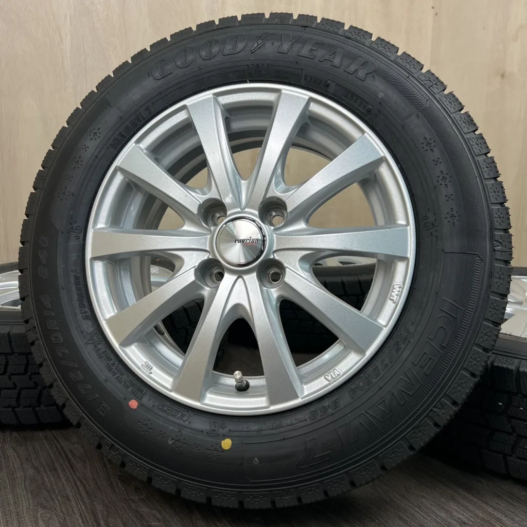 GOODYEAR ICE NAVI 7 WEDS RAVRION RS01 Tyre and wheel set 175/70 R14 Item number 66S40426