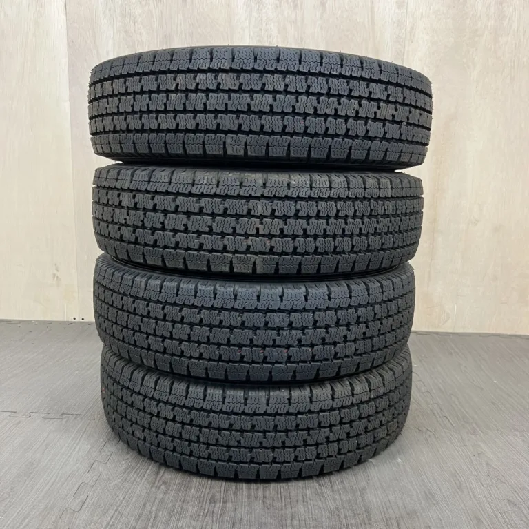 中古 TOYO DELVEX 935 冬用タイヤ 165/80R13 #0111AT010926の実物写真（1枚目）