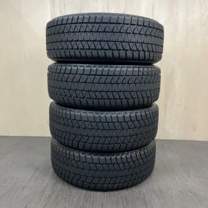 中古 BRIDGESTONE BLIZZAK DM-V3 冬用タイヤ 225/60R17 #0409AT000926の実物写真（1枚目）