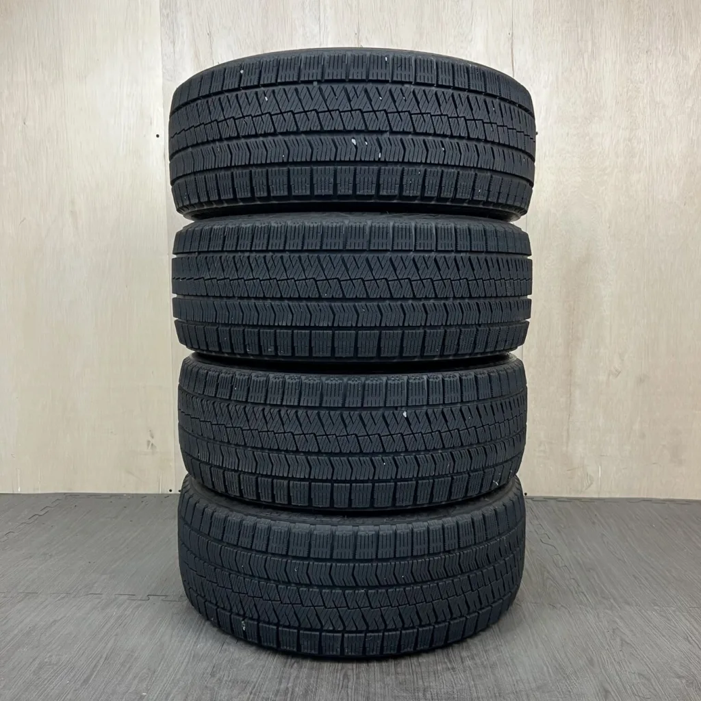 中古 BRIDGESTONE BLIZZAK VRX2 冬用タイヤ 225/40R18 #0131AT020926の実物写真（1枚目）