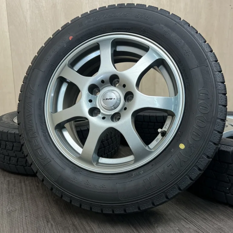 中古 GOODYEAR ICE NAVI 7 + SUW タイヤ・ホイールセット 195/65R15 · 15×6.0J PCD 5x114.3 ET42 #164S40426の実物写真（1枚目）