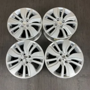中古 スズキ SWIFT ホイール 16×6.0J PCD 4x100 ET40 #0068AD020926の実物写真(1枚目)