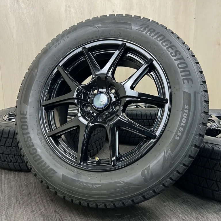 BRIDGESTONE BLIZZAK DM-V3 STEINER SL-5 Tyre and wheel set 225/60 R17 Item number 43S40426
