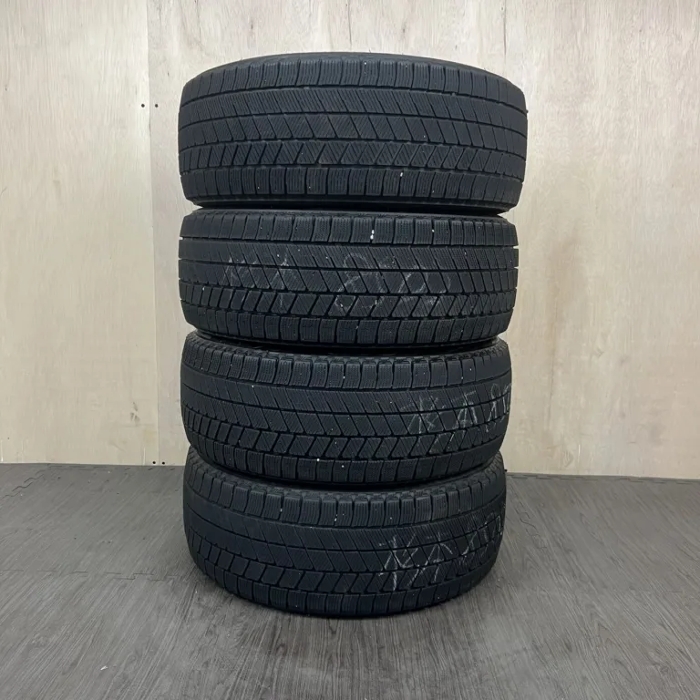 中古 BRIDGESTONE BLIZZAK VRX3 冬用タイヤ 225/45R17 #0237AT010926の実物写真（1枚目）