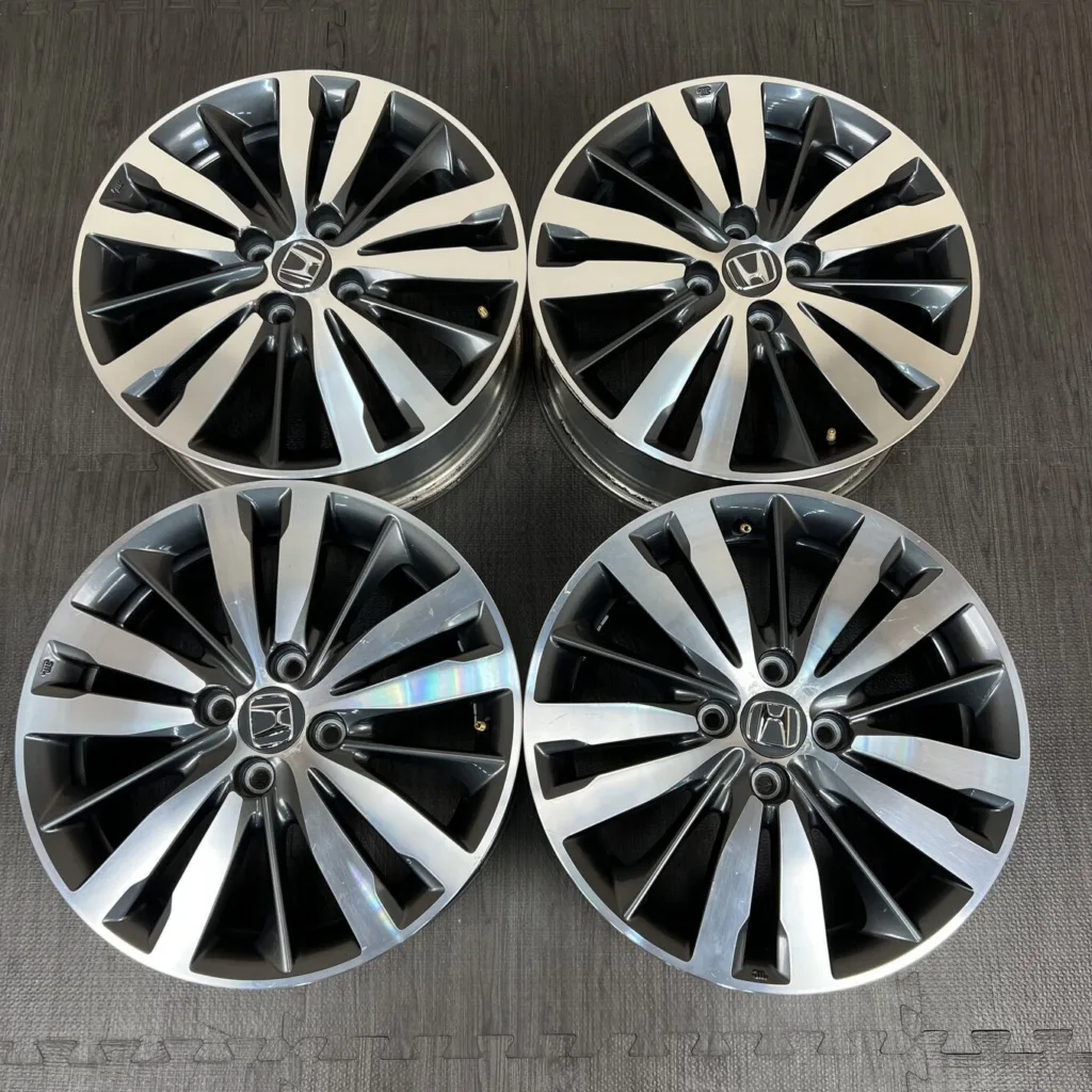 中古 ホンダ FIT ホイール 16×6.0J PCD 4x100 ET53 #0063AD020926の実物写真（1枚目）