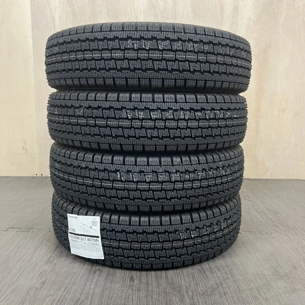 BRIDGESTONE W300 Шина 145/80 R12 артикул 0214AT020926