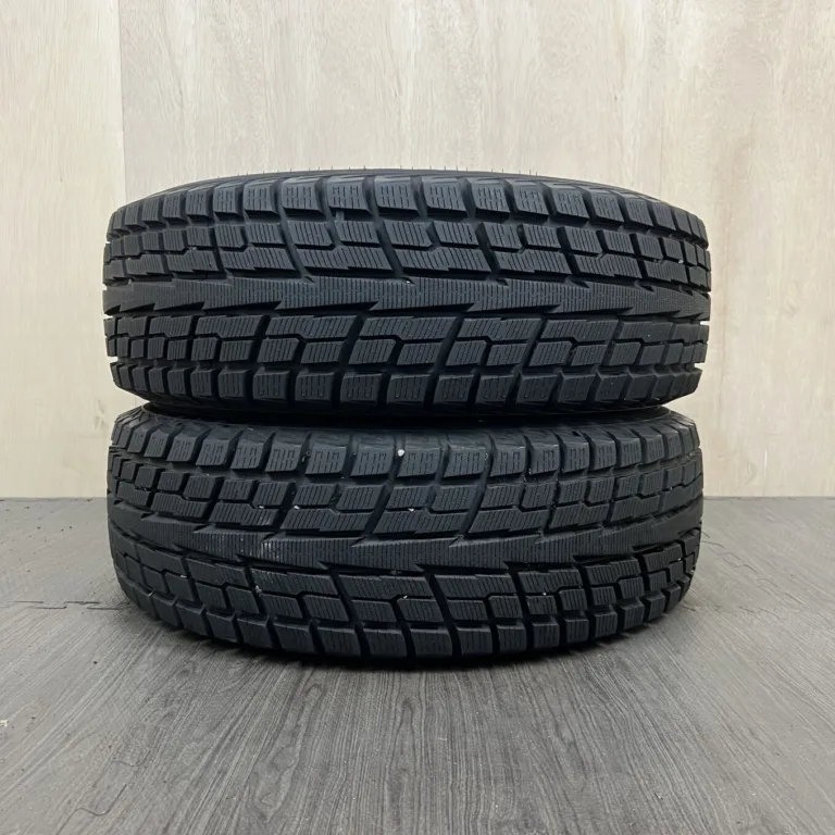 中古 YOKOHAMA GEOLANDAR I/T-S 冬用タイヤ 215/65R16 #0071AT001026の実物写真（1枚目）