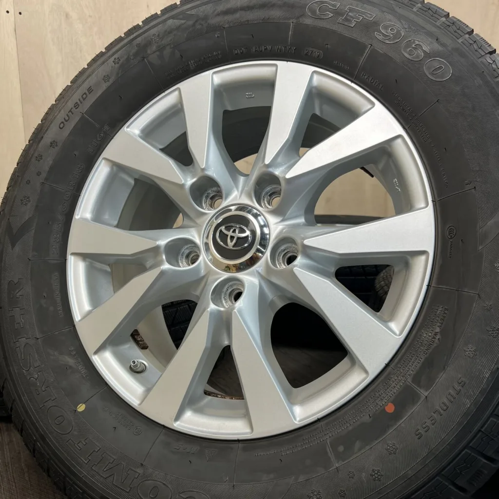 COMFORSER CF960 TOYOTA LAND CRUISER Tyre and wheel set 285/60 R18 Item number 141S40426