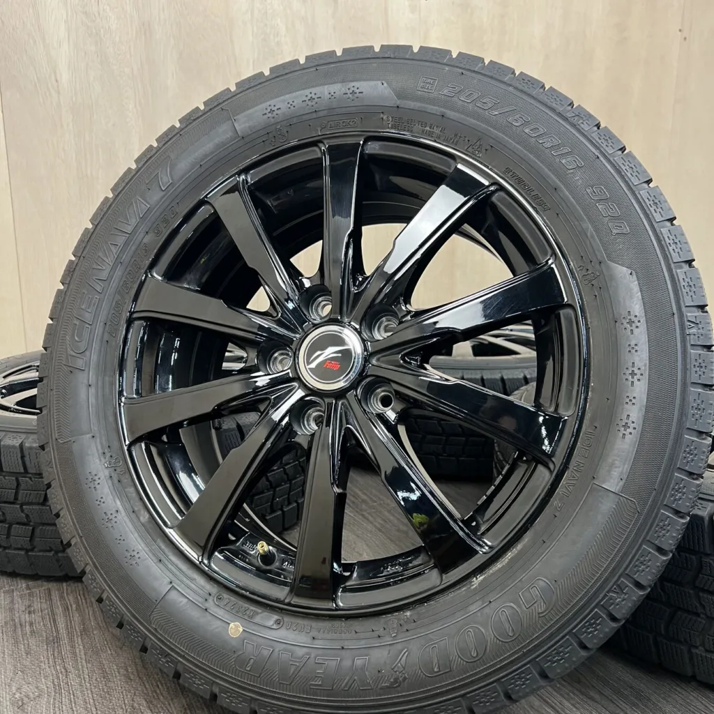 中古 GOODYEAR ICE NAVI 7 + FANG タイヤ・ホイールセット 205/60R16 · 16×6.5J PCD 5x114.3 ET53 #110S40426の実物写真（1枚目）