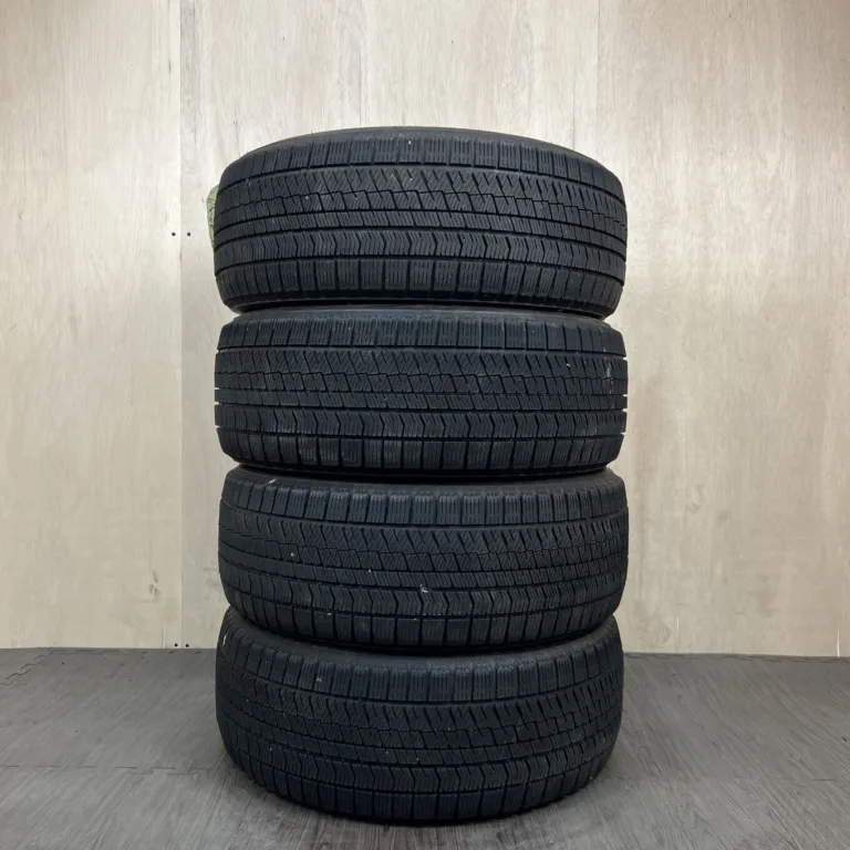 中古 BRIDGESTONE BLIZZAK VRX2 冬用タイヤ 225/50R18 #0149AT010926の実物写真（1枚目）