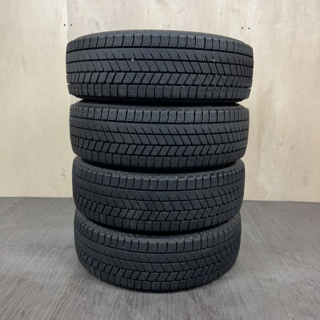 中古 BRIDGESTONE BLIZZAK VRX3 冬用タイヤ 185/65R15 #0008AT020926の実物写真（1枚目）