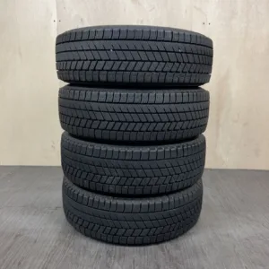 中古 BRIDGESTONE BLIZZAK VRX3 冬用タイヤ 185/65R15 #0008AT020926の実物写真(1枚目)