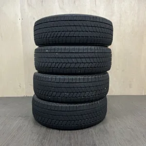 中古 BRIDGESTONE BLIZZAK VRX3 冬用タイヤ 195/65R15 #0430AT000926の実物写真(1枚目)