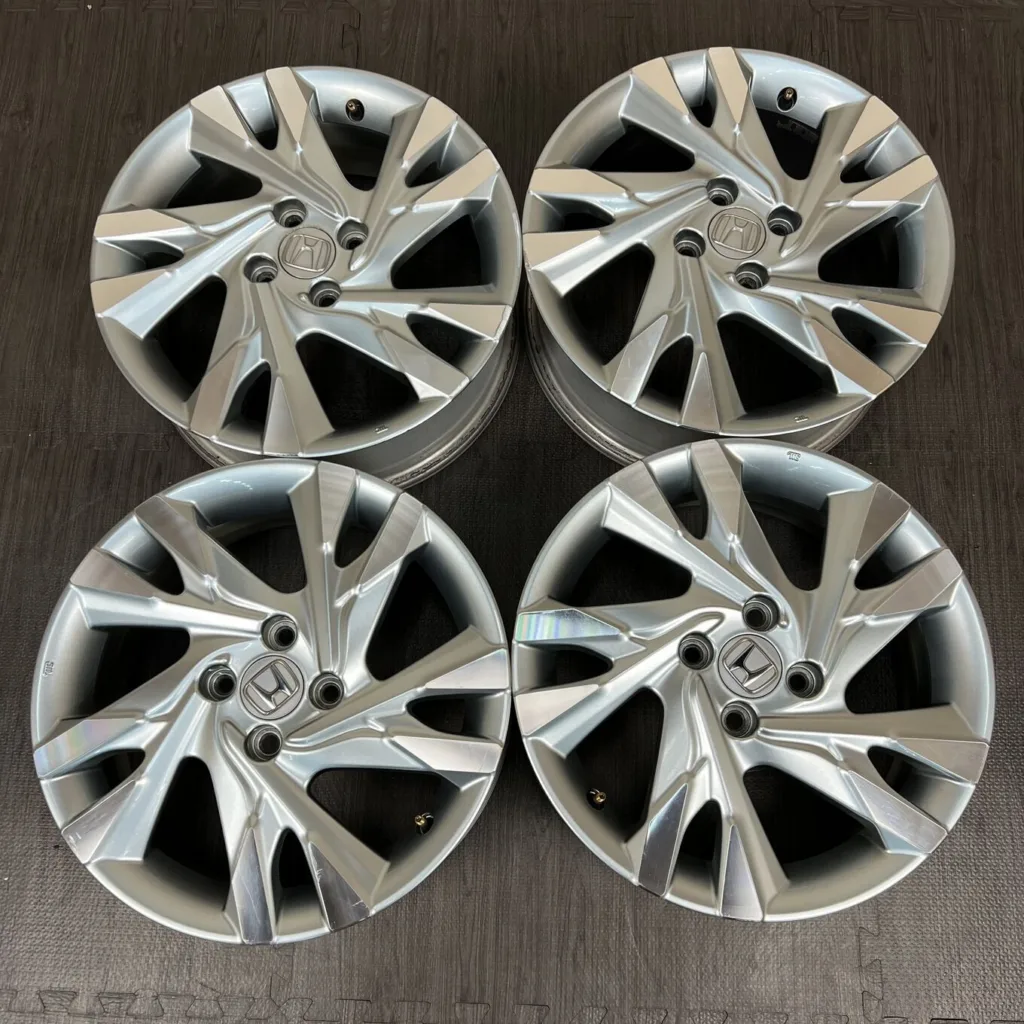 中古 ホンダ FREED ホイール 16×6.0J PCD 4x100 ET53 #0072AD020926の実物写真（1枚目）