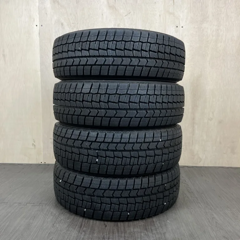 中古 DUNLOP WINTER MAXX WM01 冬用タイヤ 185/65R15 #0113AT010926の実物写真（1枚目）