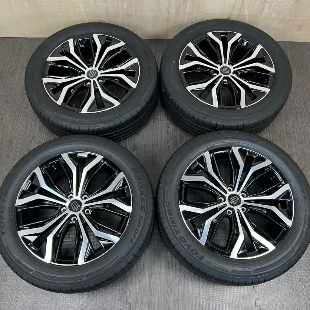 中古 トヨタ CROWN ホイール 19×7.0J PCD 5x114.3 ET40 #0330AD000926の実物写真（1枚目）