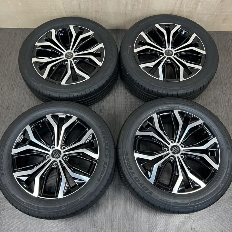 中古 トヨタ CROWN ホイール 19×7.0J PCD 5x114.3 ET40 #0330AD000926の実物写真（1枚目）