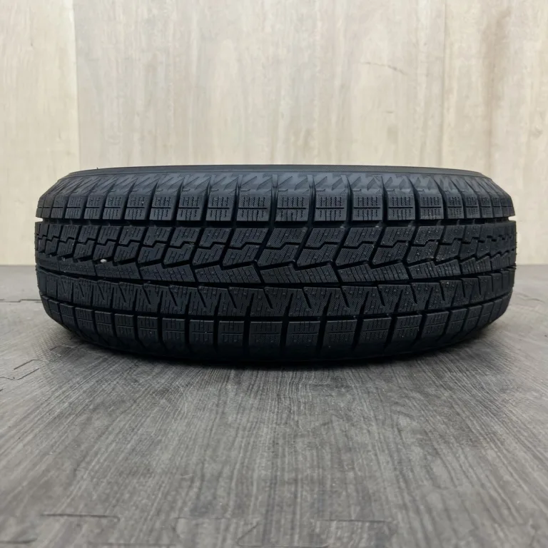中古 YOKOHAMA ICE GUARD IG70 冬用タイヤ 165/60R15 #0371AT000926の実物写真（1枚目）