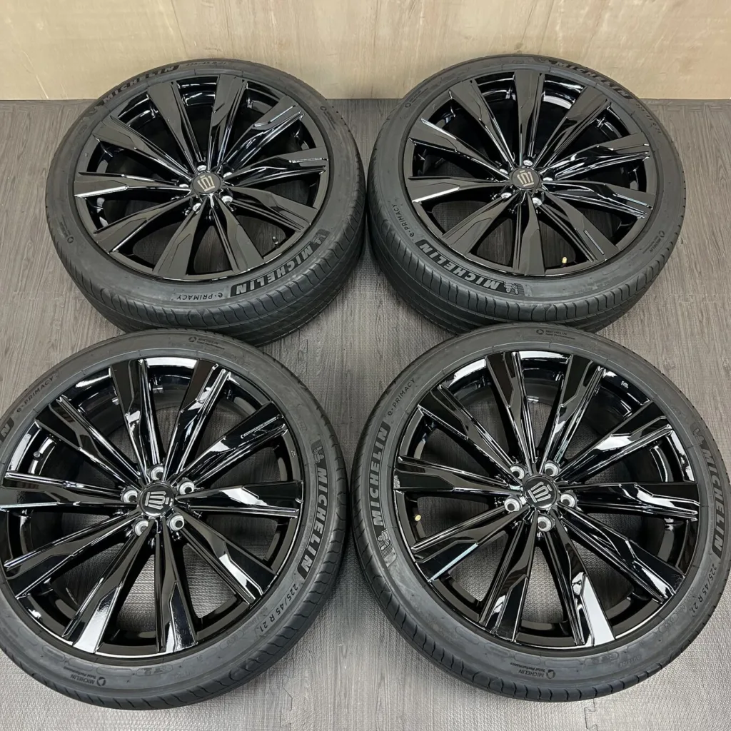 中古 トヨタ CROWN ホイール 21×8.5J PCD 5x114.3 ET35 #0331AD000926の実物写真（1枚目）