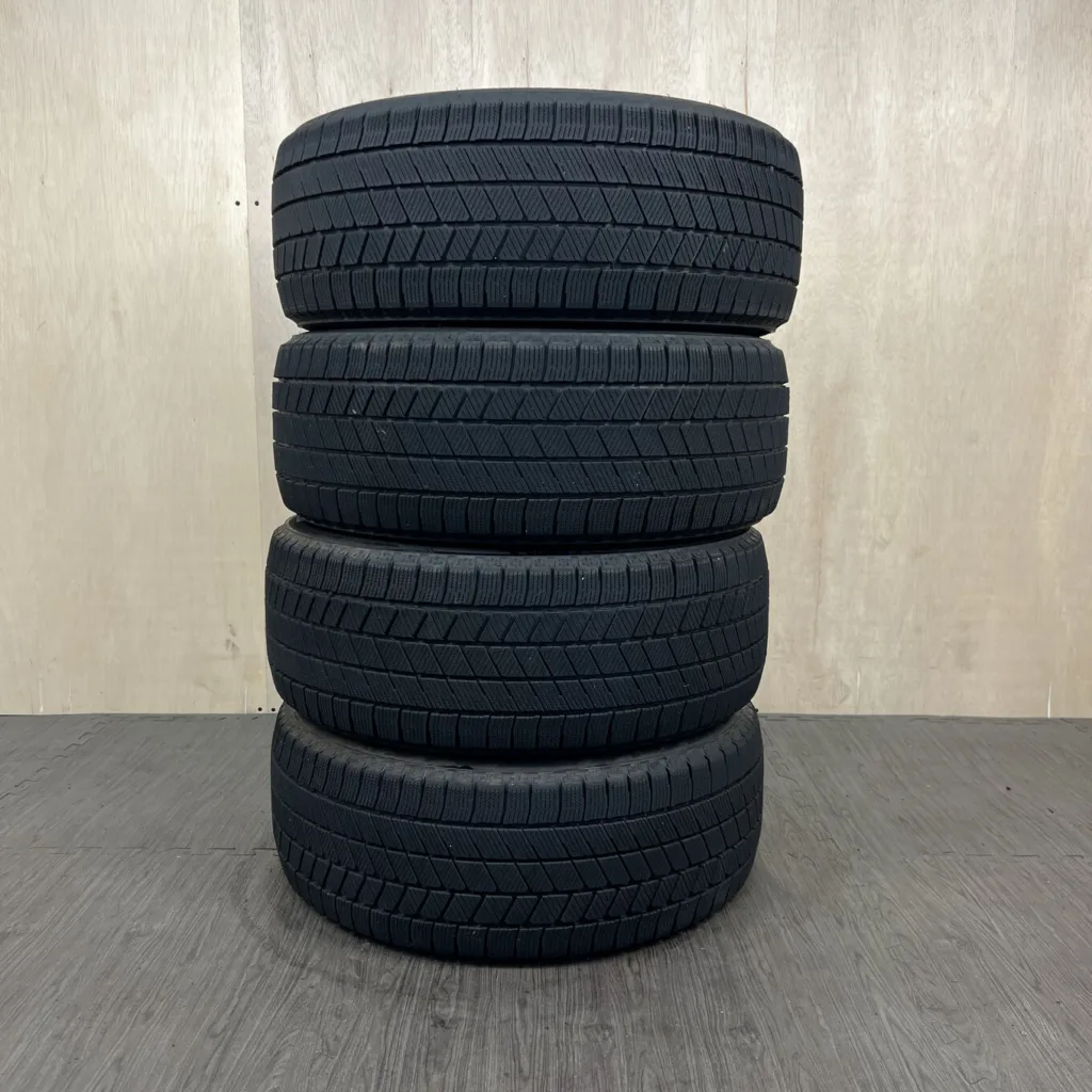 中古 BRIDGESTONE BLIZZAK VRX3 冬用タイヤ 215/50R17 #0531AT0926の実物写真（1枚目）