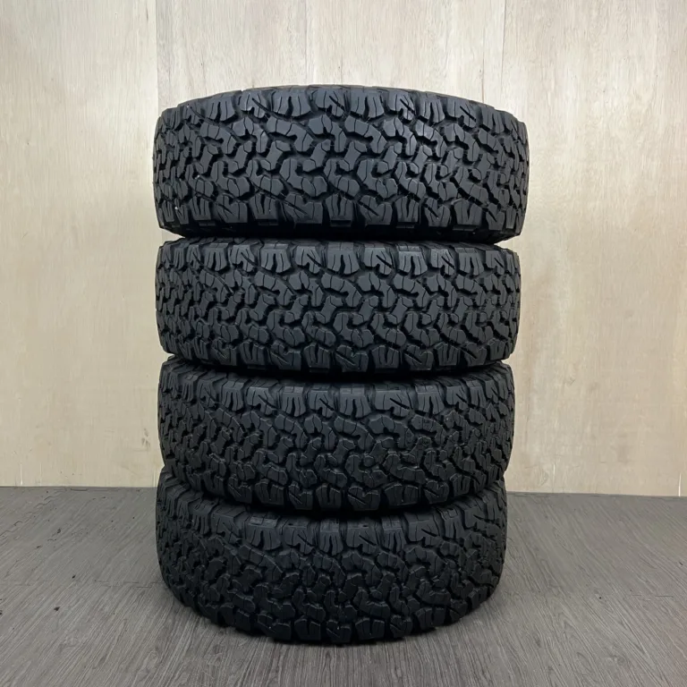 中古 BFGOODRICH BAJA CHEMPION K02 タイヤ 245/65R17 #0026AT001026の実物写真（1枚目）