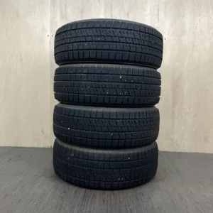 中古 BRIDGESTONE BLIZZAK XG02 冬用タイヤ 205/60R16 #0067AT001026の実物写真(1枚目)