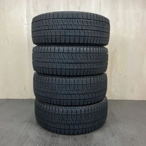 中古 BRIDGESTONE BLIZZAK VRX2 冬用タイヤ 215/55R17 #0249AT020926の実物写真（1枚目）