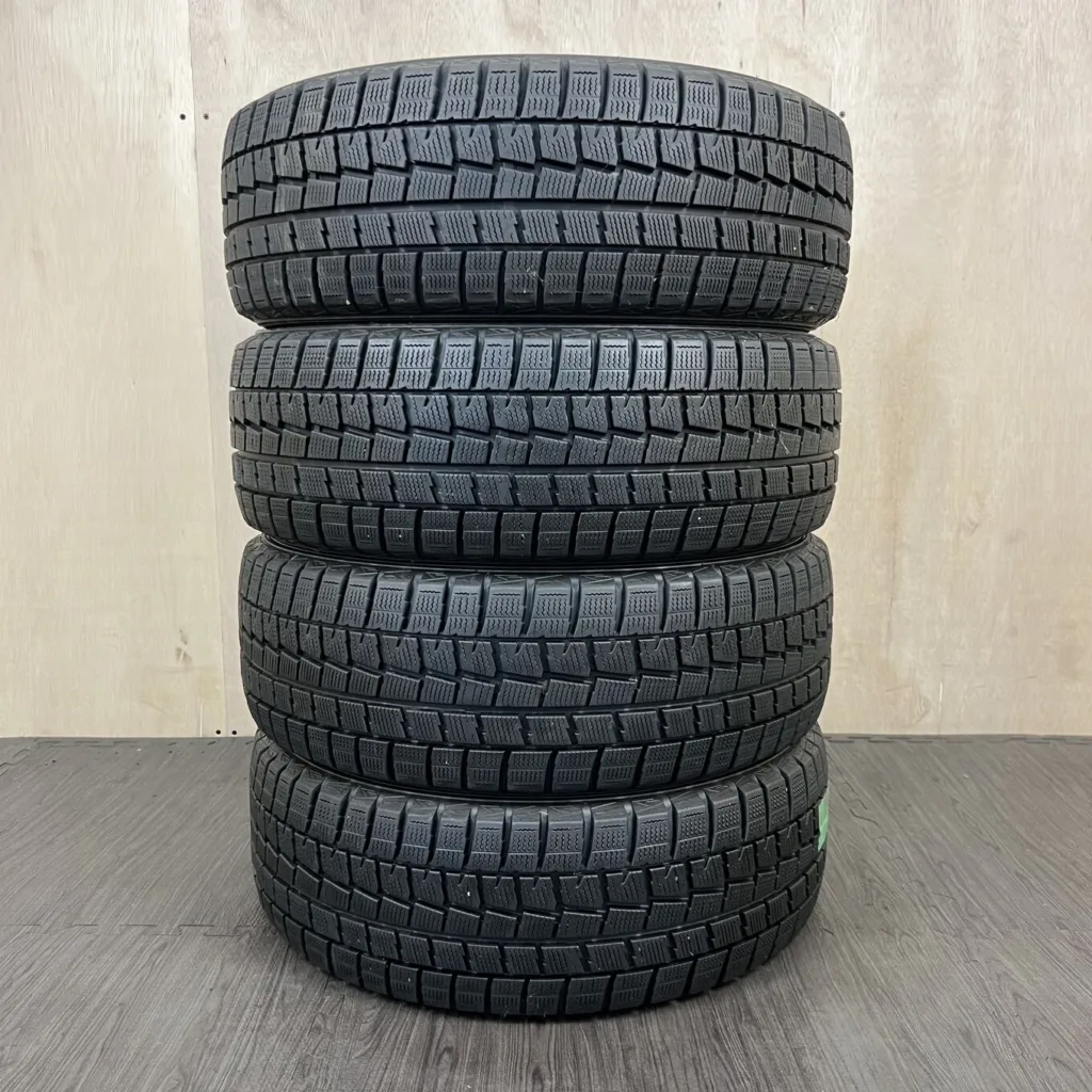 中古 DUNLOP WINTER MAXX WM02 冬用タイヤ 205/55R16 #0281AT010926の実物写真（1枚目）