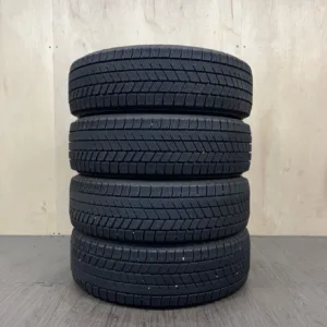 中古 BRIDGESTONE BLIZZAK VRX3 冬用タイヤ 175/65R15 #0543AT0926の実物写真（1枚目）