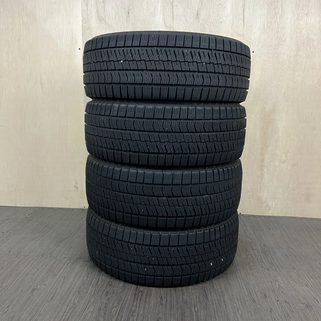BRIDGESTONE BLIZZAK XG02 Tyre 215/55 R17 Item number 0011AT001026