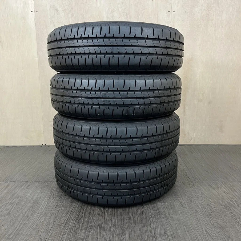 中古 BRIDGESTONE NEWNO サマータイヤ 175/65R15 #0283AT0926の実物写真（1枚目）