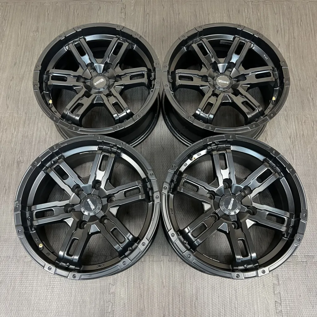 中古 MAD CROSS WOLF ホイール 17×8.0J PCD 6x139.7 ET20 #0058AD030926の実物写真（1枚目）