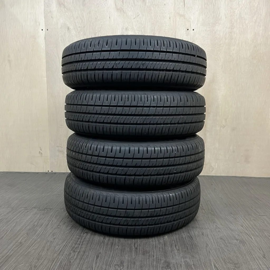 中古 DUNLOP ENASAVE EC204 サマータイヤ 175/65R15 #0413AT000926の実物写真（1枚目）