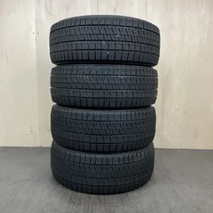 中古 BRIDGESTONE BLIZZAK VRX2 冬用タイヤ 205/55R16 #0129AT010926の実物写真（1枚目）