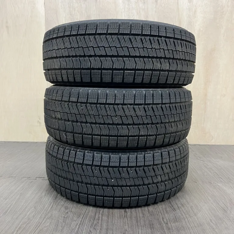中古 BRIDGESTONE BLIZZAK VRX2 冬用タイヤ 185/55R15 #0362AT000926の実物写真（1枚目）