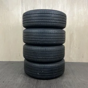 中古 YOKOHAMA ADVAN DB V552 サマータイヤ 215/60R16 #0073AT001026の実物写真（1枚目）